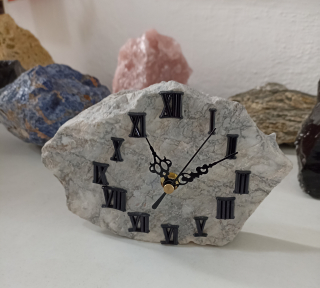 Originální kamenné hodiny Magnesit