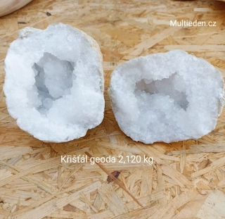 Křišťál geoda 2,120 kg. č: v8